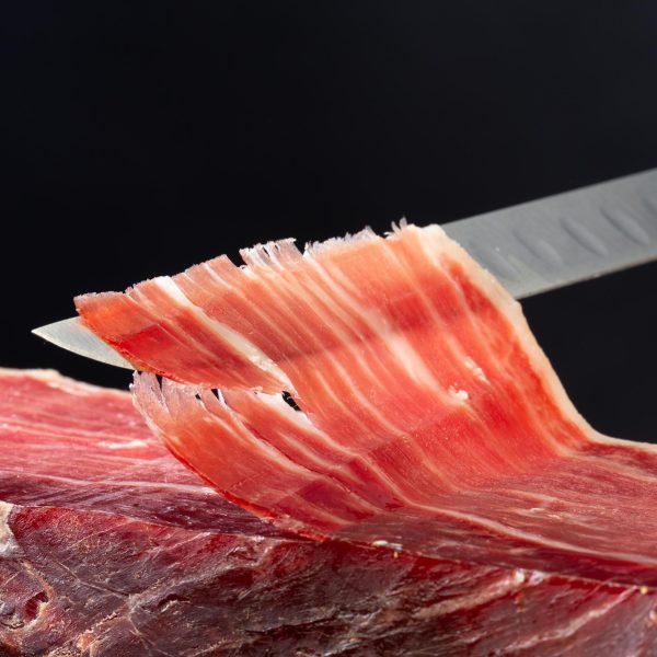 Loncheado a cuchillo de jamón Ibérico de Bellota Etiqueta Roja Pata Negra de Guijuelo – 100gr.